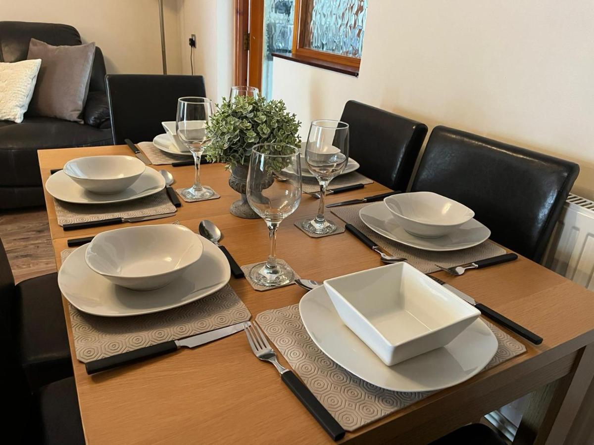 Access To Private Gym Room, 3 Bedrooms, Close To The City 스완지 외부 사진