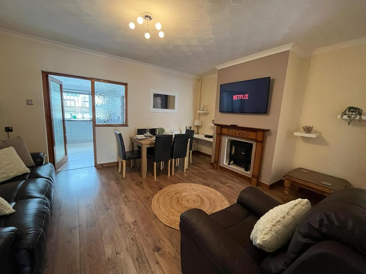 Access To Private Gym Room, 3 Bedrooms, Close To The City 스완지 외부 사진